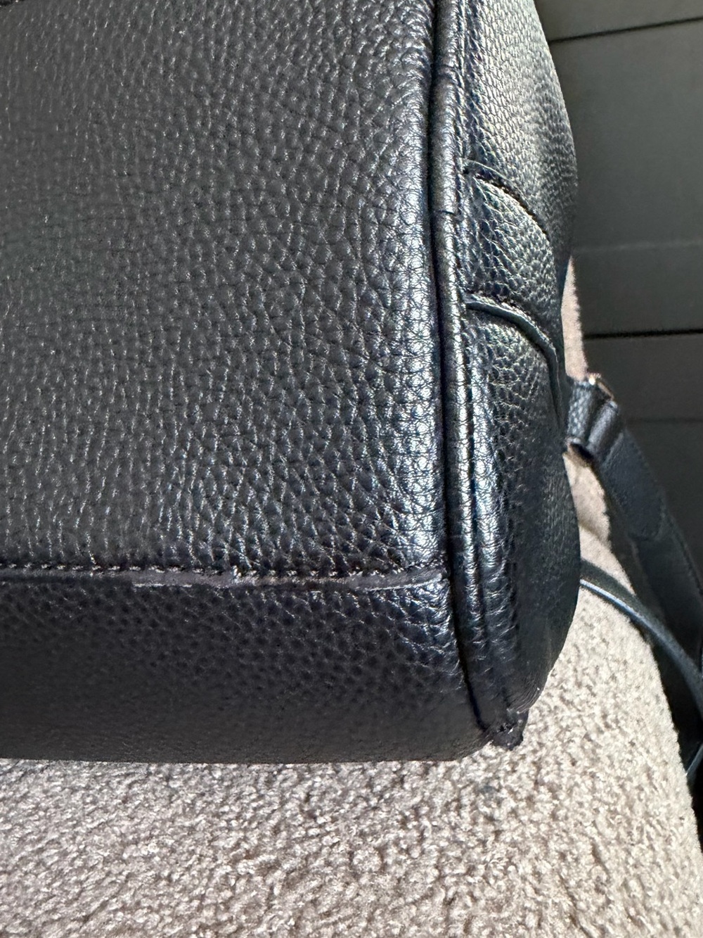 Love Moschino Black Pebbled Leather Weekender with Red Lining - Picture 8 of 10